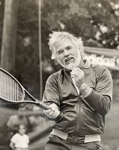 Kenny Rogers playing tennis